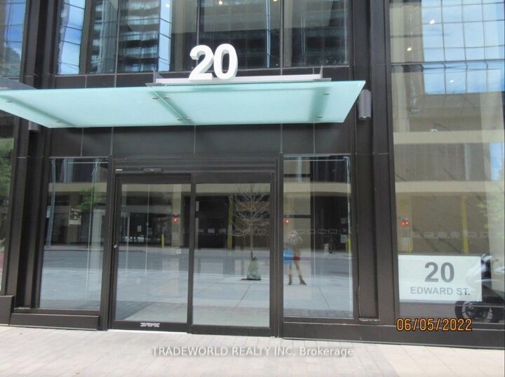 Property Photo:  20 Edward Street 1622  ON M5G 0C5 