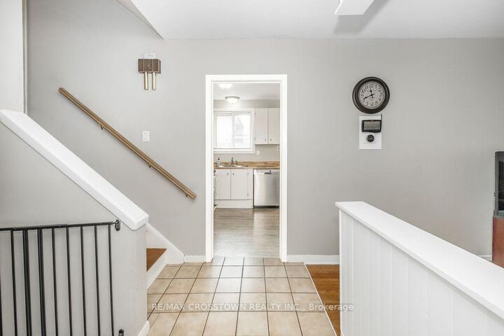 Property Photo:  865 Krosno Boulevard  ON L1W 1H2 