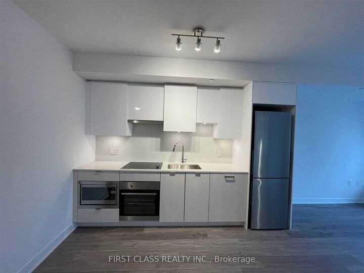 Property Photo:  195 Redpath Avenue 2608  ON M4P 0E4 