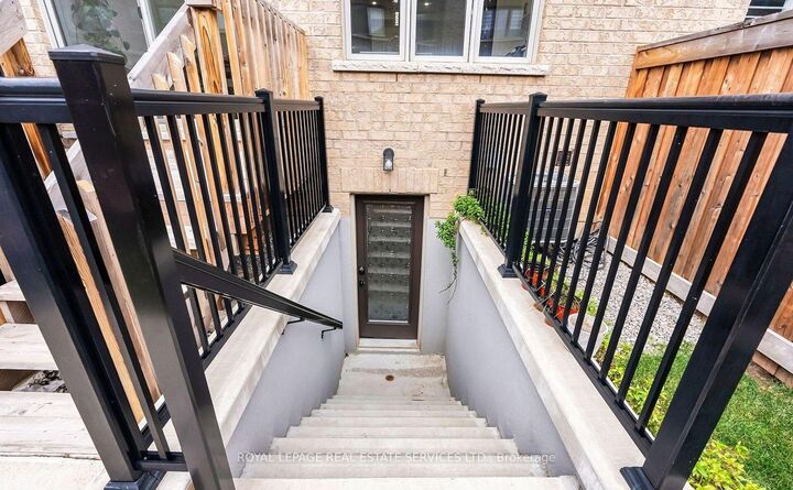 Property Photo:  488 Parent Place Lower  ON L9E 1L4 