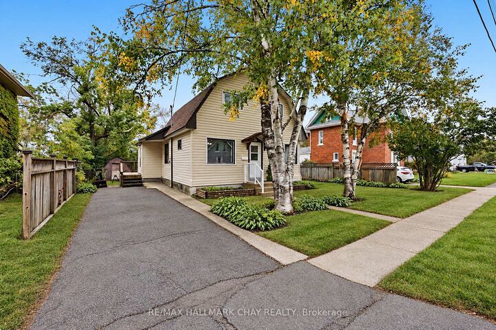 Property Photo: 275 Harvey Street ON L3V 3M6