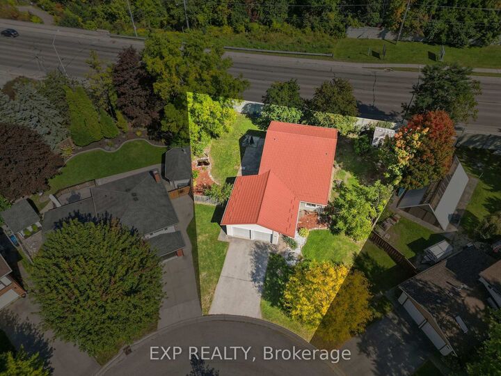 Property Photo:  56 Yardley Place  ON N6G 2J3 