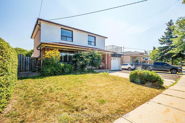 Property Photo:  115 Hullmar Drive  ON M3N 2E5 