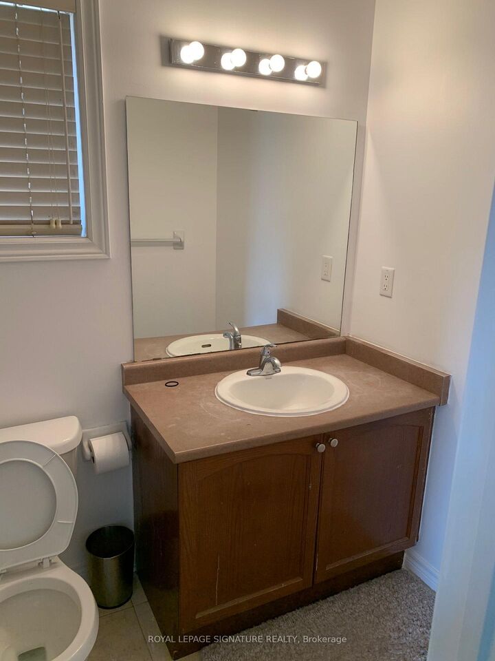 Property Photo:  249 Comiskey Crescent  ON L5W 0C4 