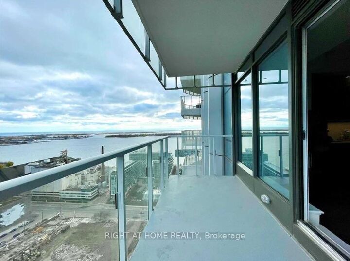 Property Photo:  28 Freeland Street 2908  ON M5E 0E3 