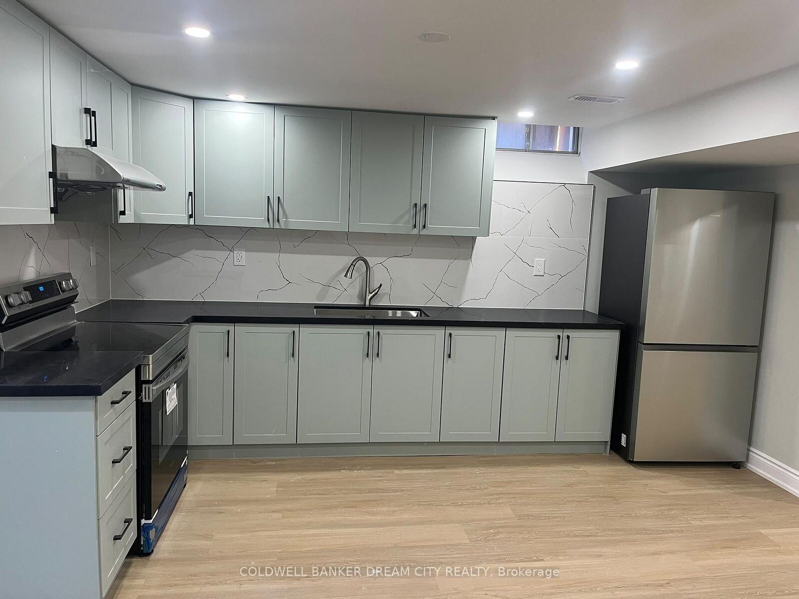 Property Photo:  21 Hartford Trail  ON L6W 4K2 