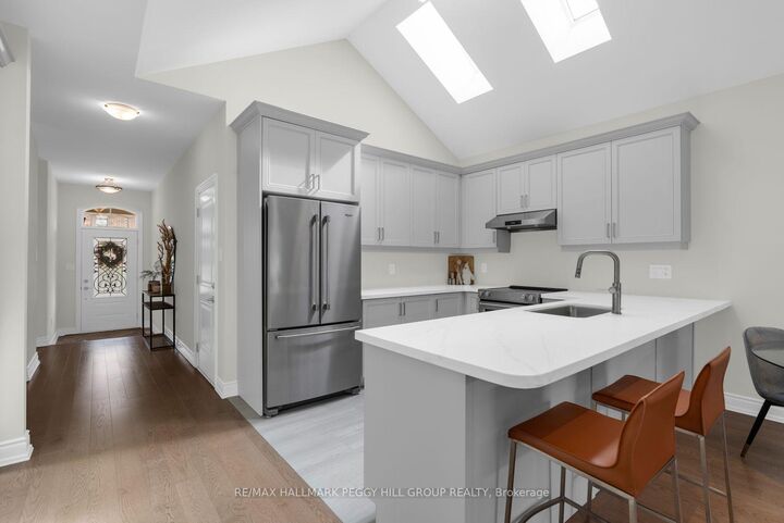 Property Photo:  94 Summerhill Drive  ON L9R 0S5 