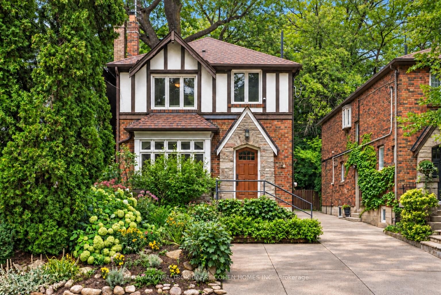Property Photo: 6 Nina Street ON M5R 1Z3
