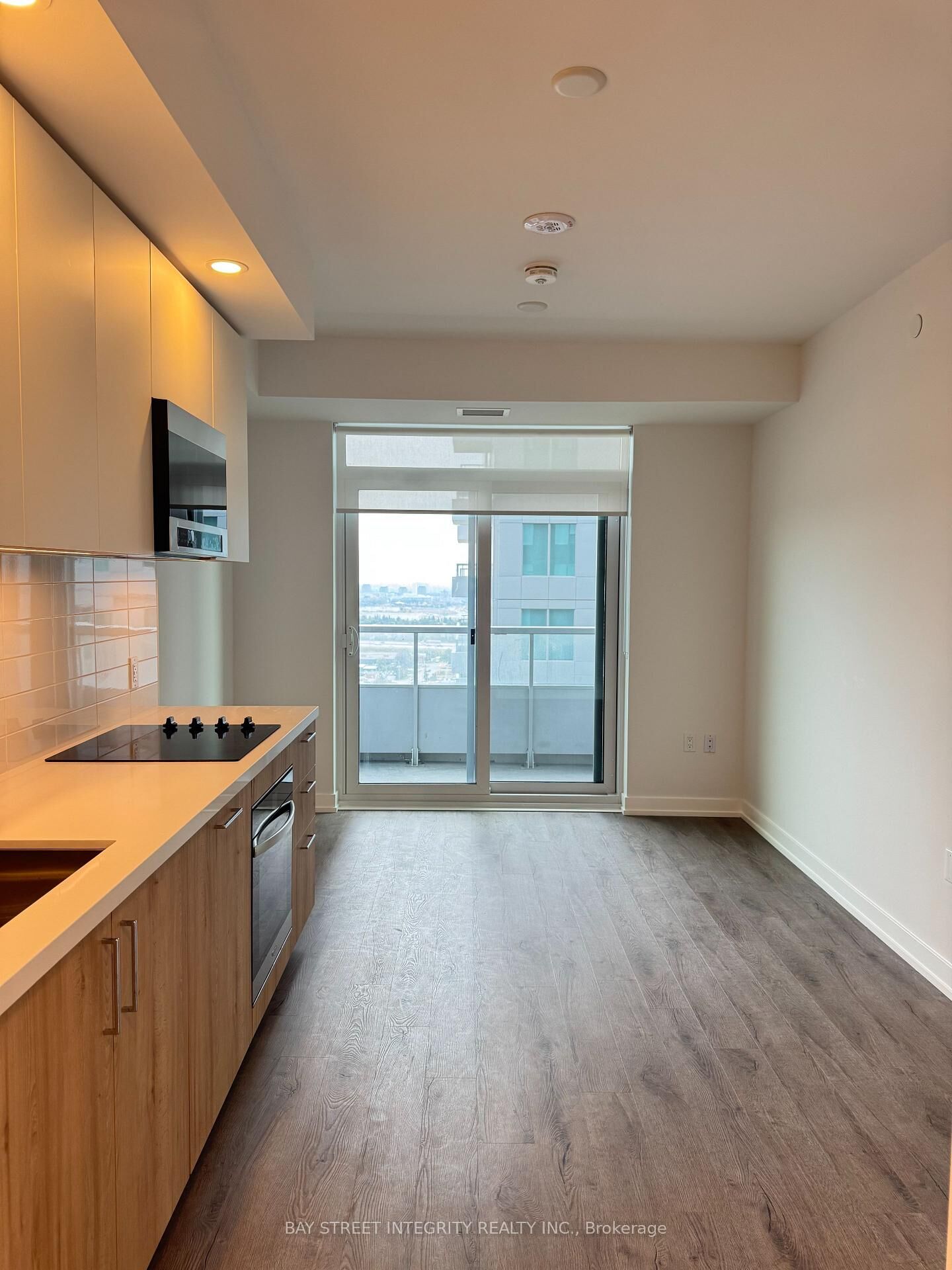 Property Photo:  5 Meadowdale Road 2106  ON L4K 0C7 