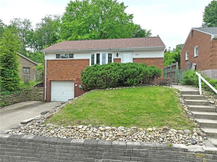 Property Photo: 433 Ridgemont Dr PA 15220