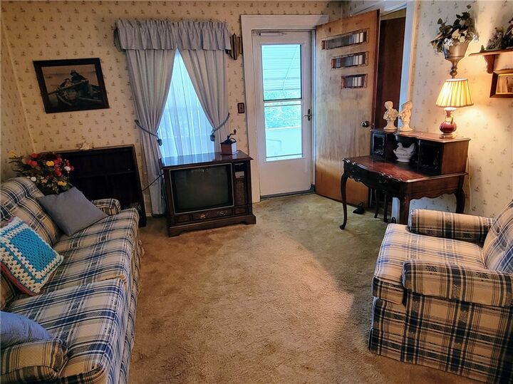 Property Photo: 183 Dorothy Ave PA 15656