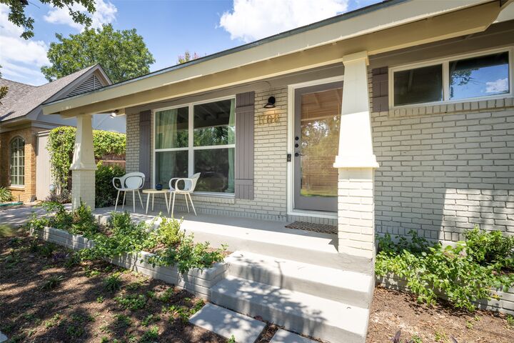 Property Photo: 1706 Palma Plaza C TX 78703