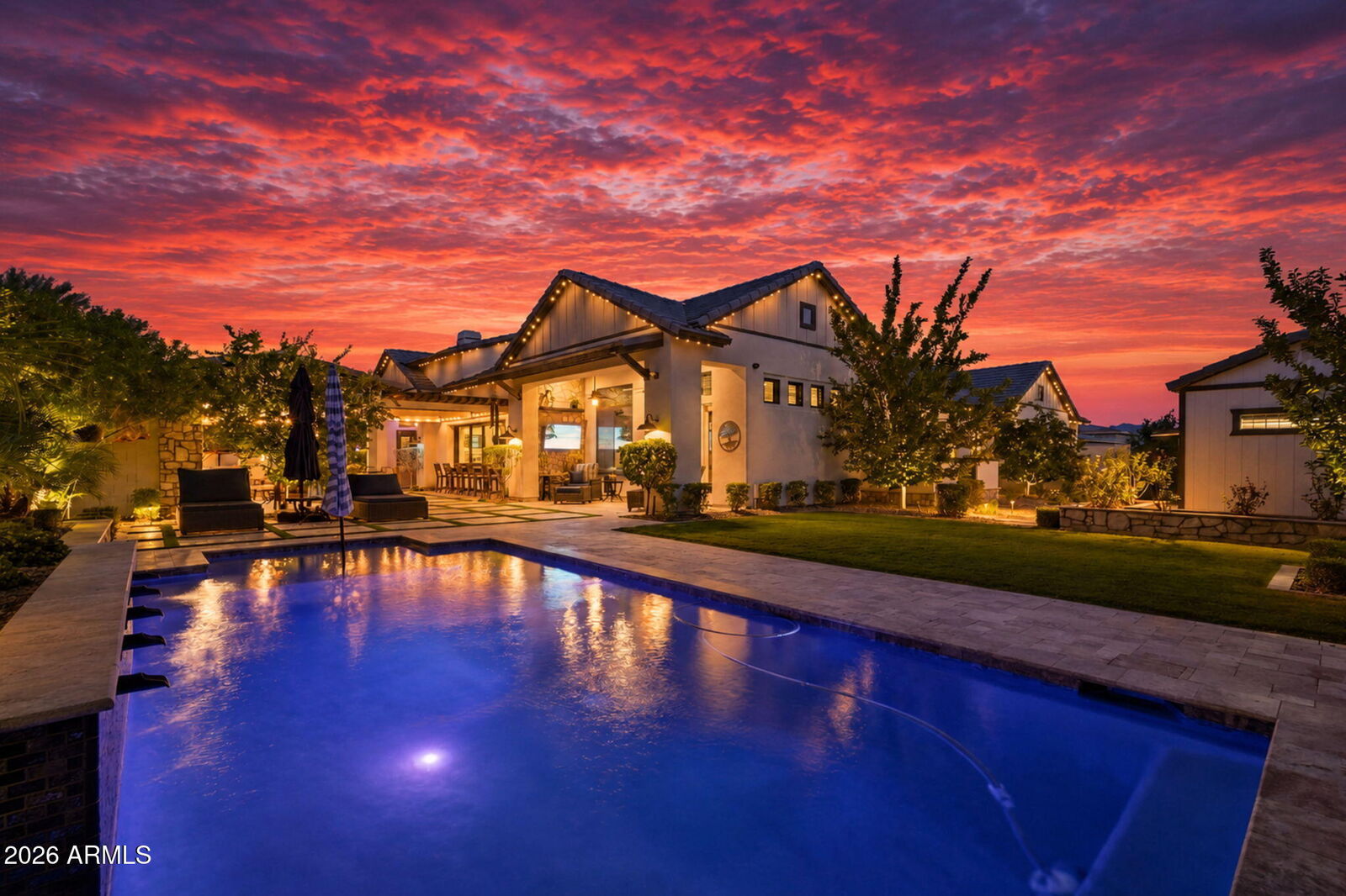 Property Photo: 2674 E Hummingbird Way AZ 85297