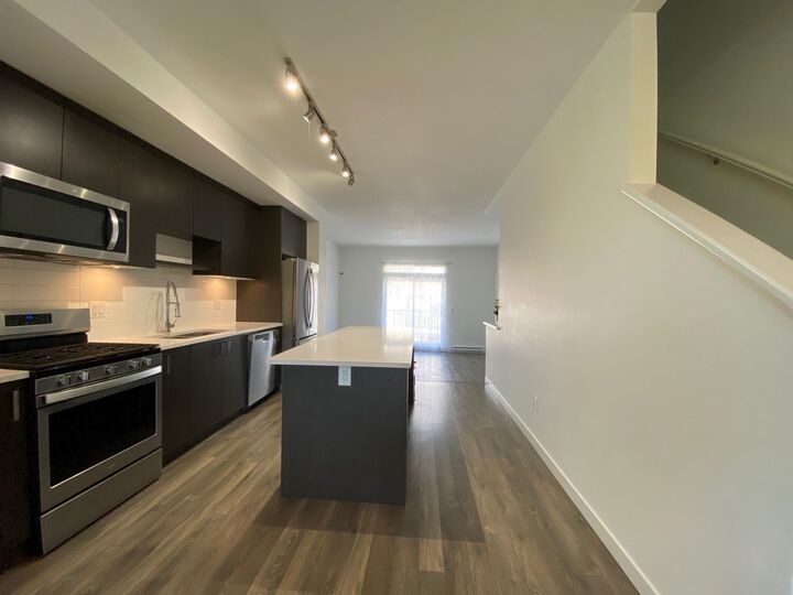 Property Photo:  16678 25 Avenue 37  BC V3Z 0Z2 