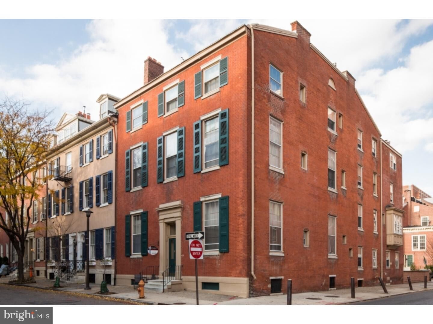 Property Photo:  901 Clinton Street 3  PA 19107 