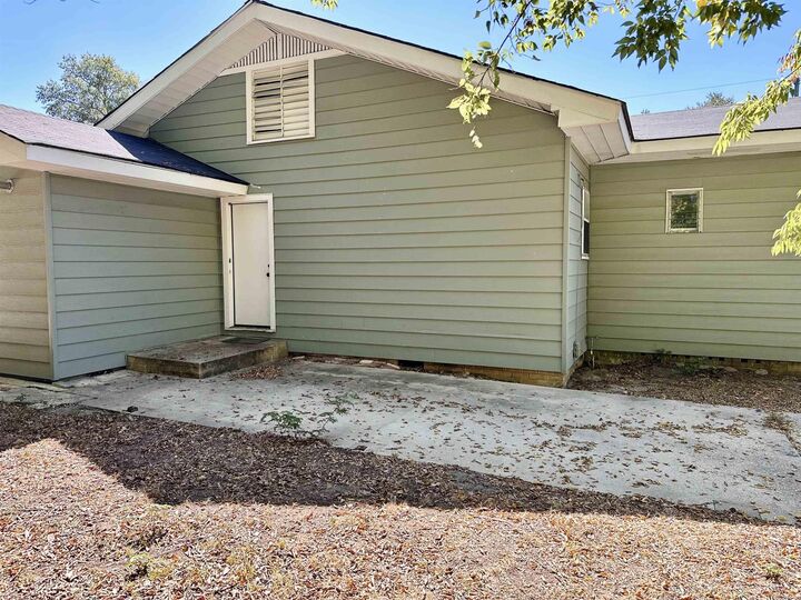 Property Photo: 722 W Cedar Street AR 71730