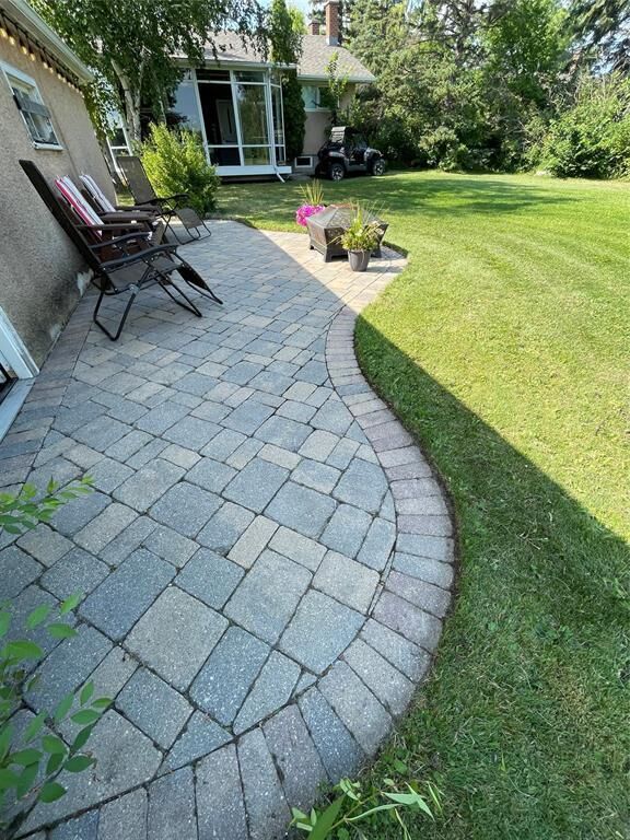 Property Photo: 5181 Henderson Highway MB R1C 0B7