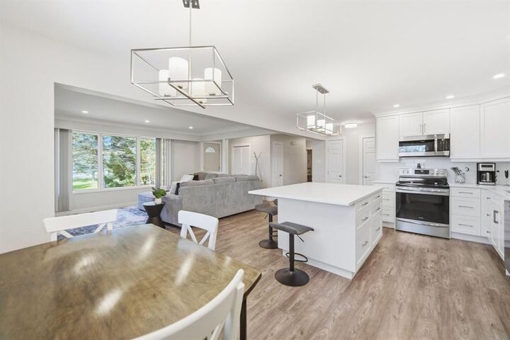 Property Photo:  5181 Henderson Highway  MB R1C 0B7 