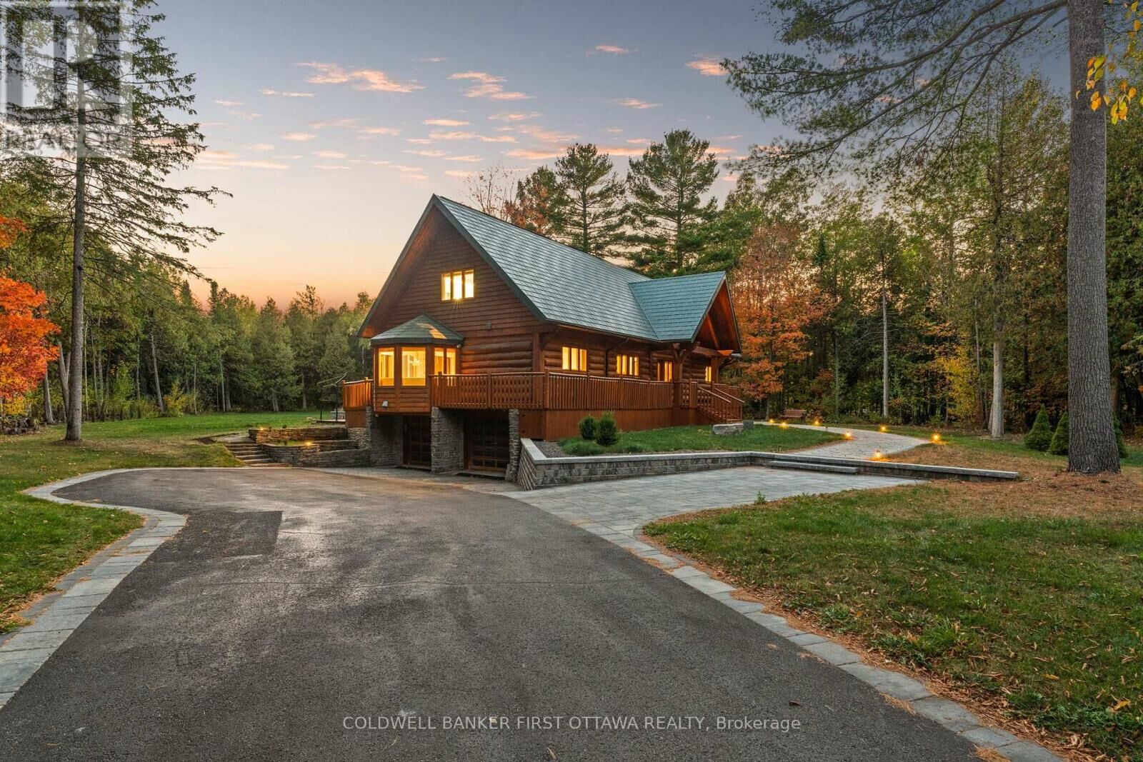 Property Photo: 9 Lucas Lane ON K2S 1S5