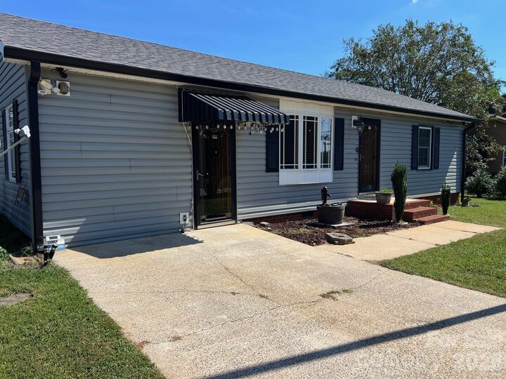 Property Photo: 4146 Startown Road NC 28658