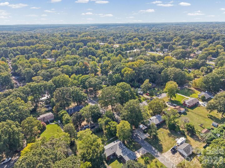 Property Photo: 701 Denning Place NC 28227