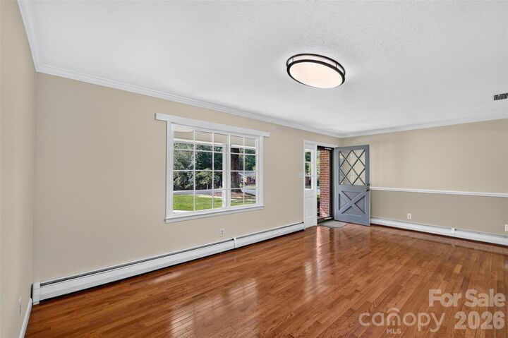 Property Photo: 1007 Woodland Street SE NC 28690