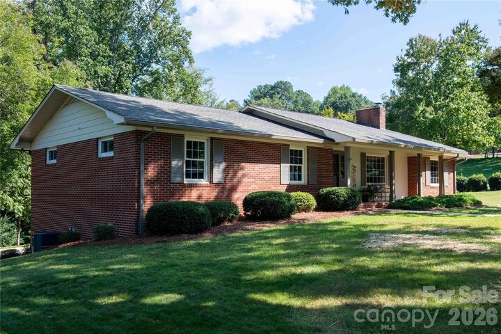 Property Photo: 1007 Woodland Street SE NC 28690