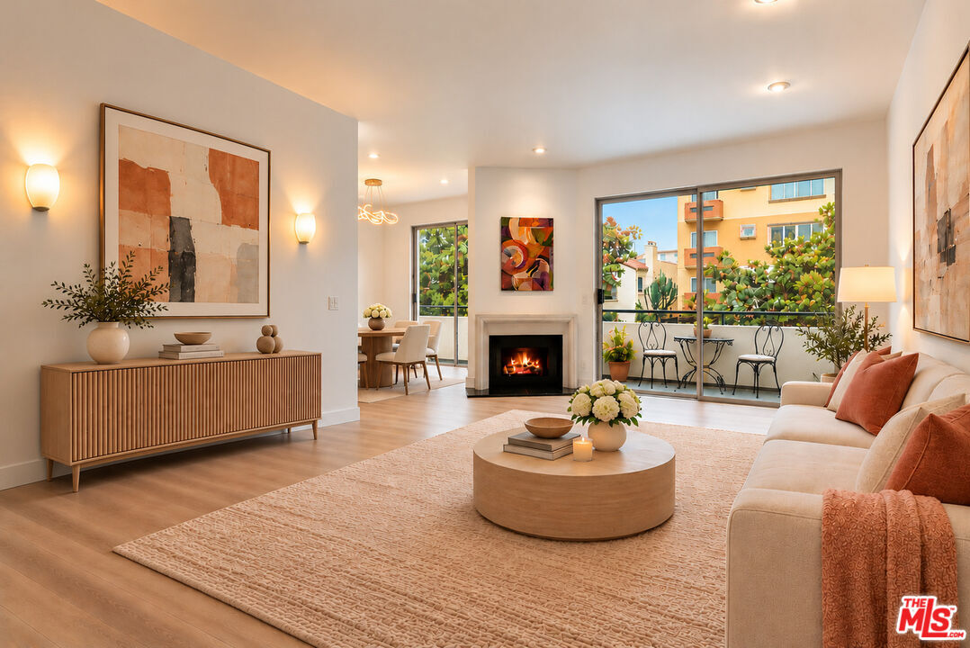 Property Photo:  1136 S Shenandoah St, Unit 201  CA 90035 