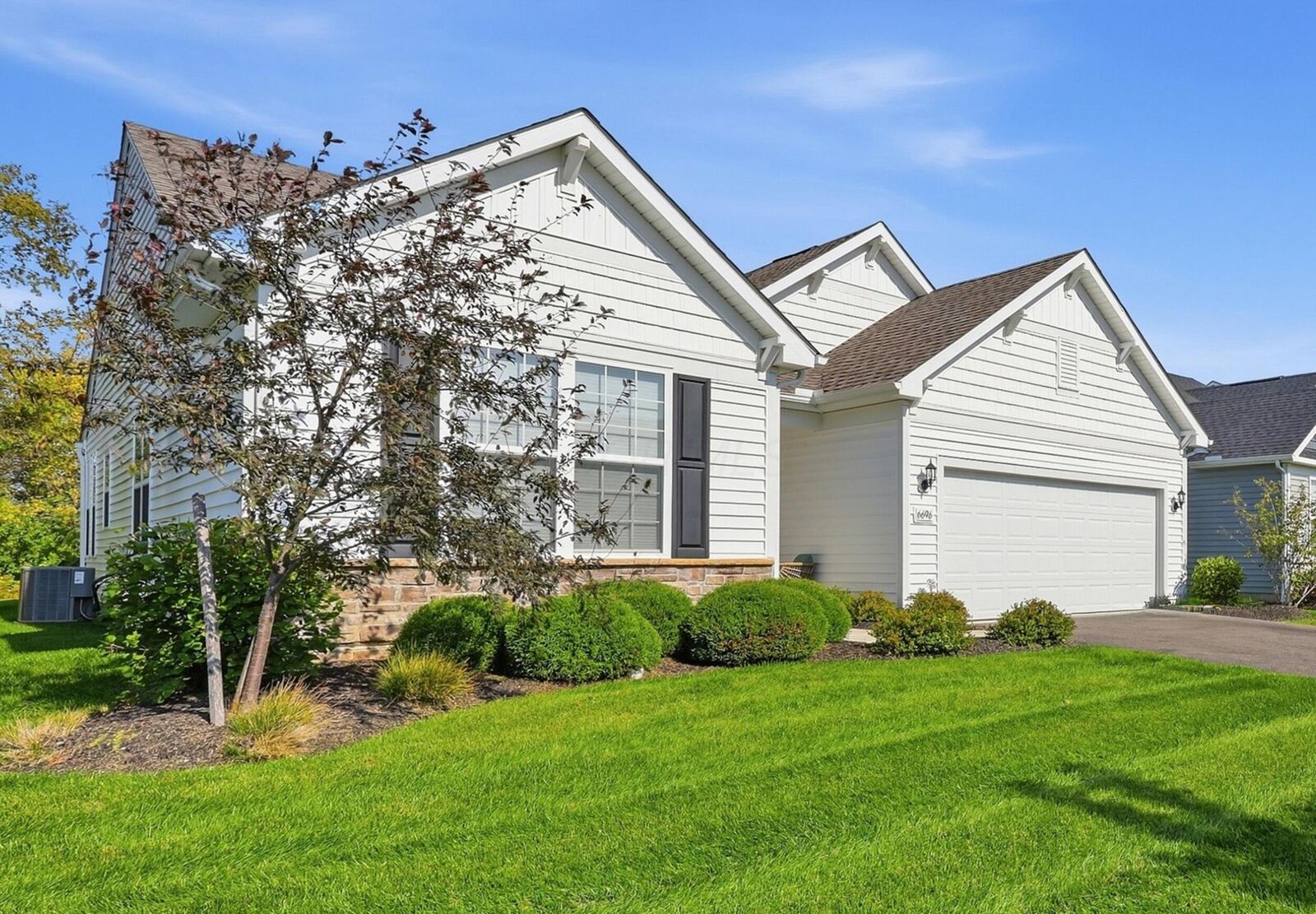 Property Photo:  6696 Cat Singer N Circle  OH 43026 