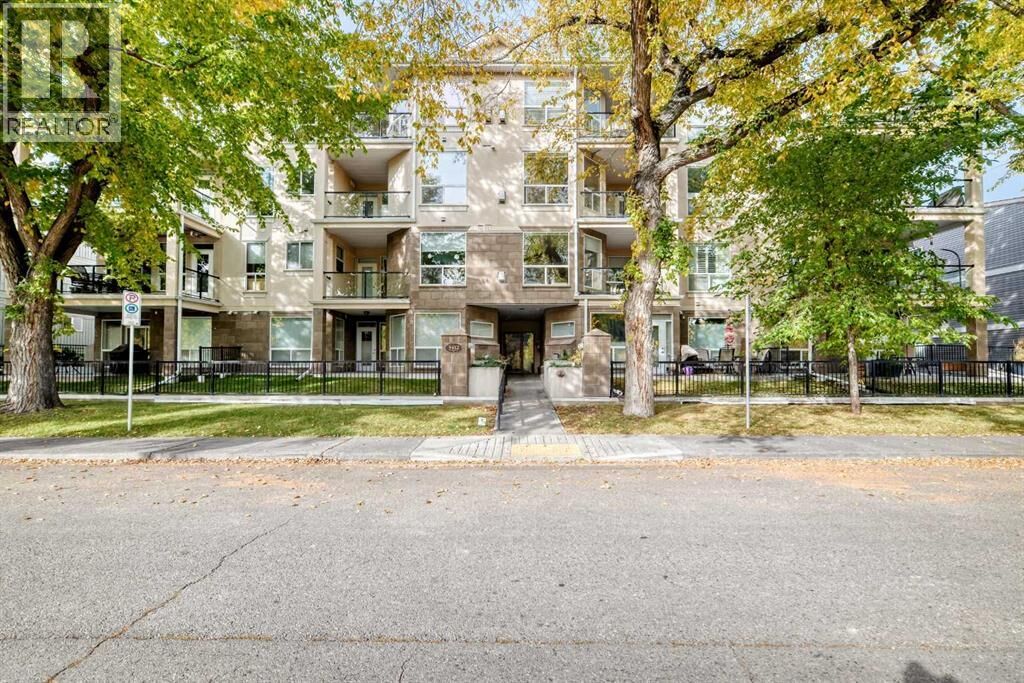 Property Photo: 3412 Parkdale Boulevard Northwest AB T2N 3T4