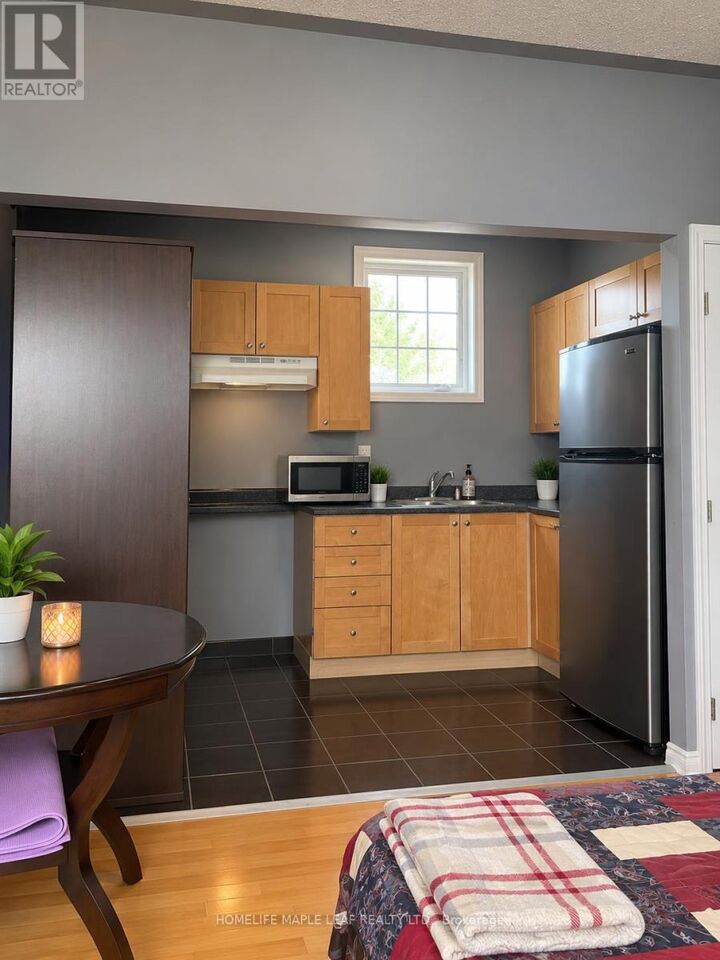 Property Photo:  6 Quincy Place North  ON L6P 1E7 