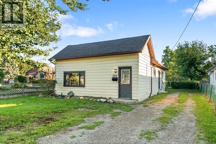 Property Photo:  202 Sandys Street  ON N7L 3P8 