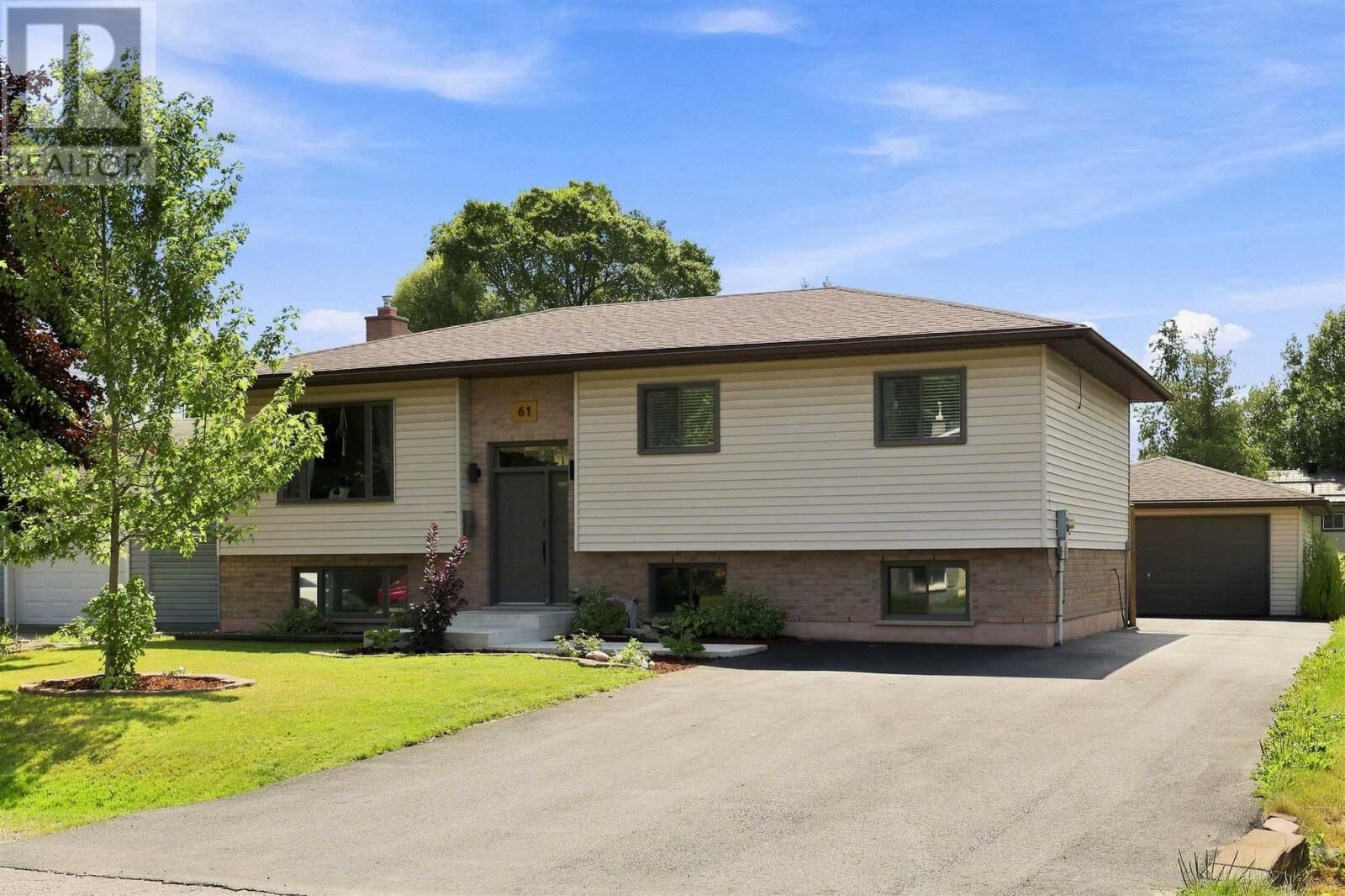 Property Photo:  61 Bristol Pl  ON P6A 6L9 