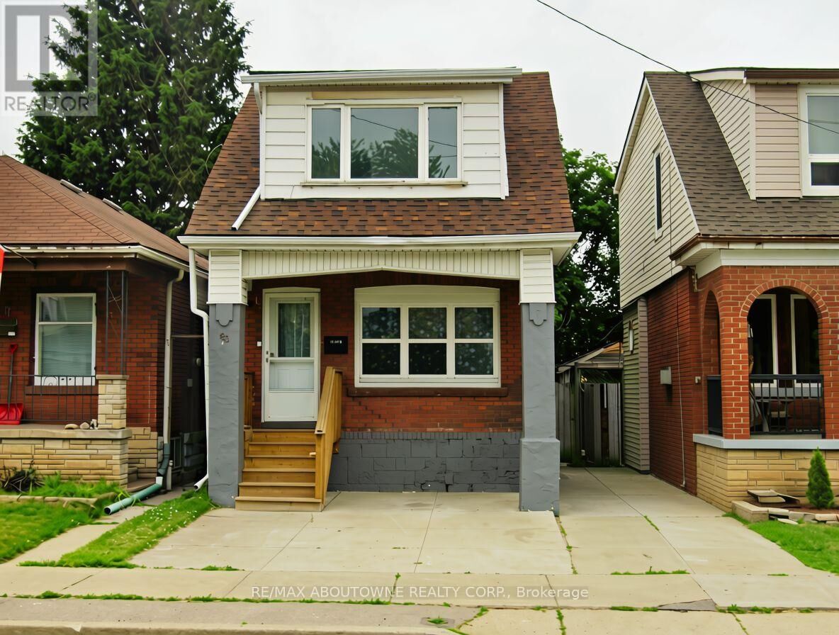 Property Photo:  63 Gage Avenue North  ON L8L 6Z8 
