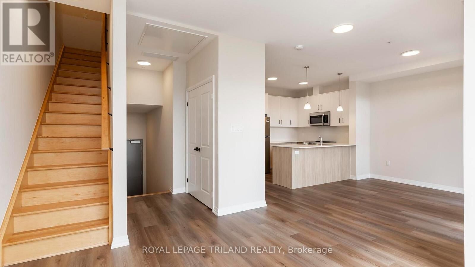 Property Photo:  865 Kleinburg Drive 101  ON N5X 0P4 