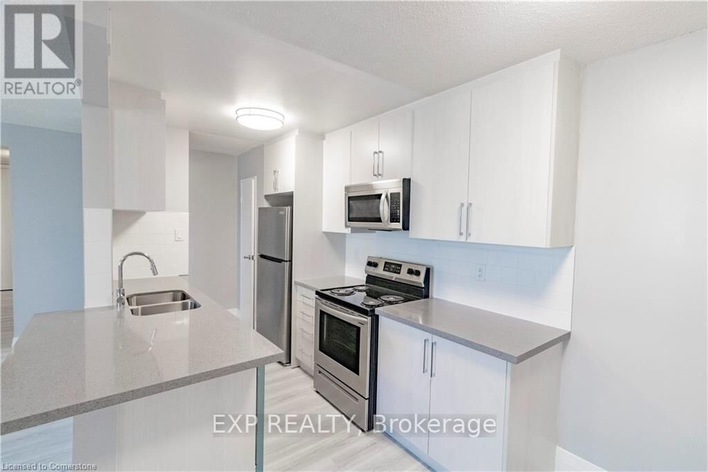 Property Photo:  4422 Huron Street 609  ON L2E 7C8 