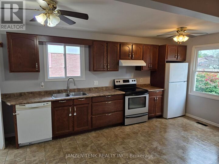 Property Photo:  119 Moore Avenue  ON N5H 2Z8 
