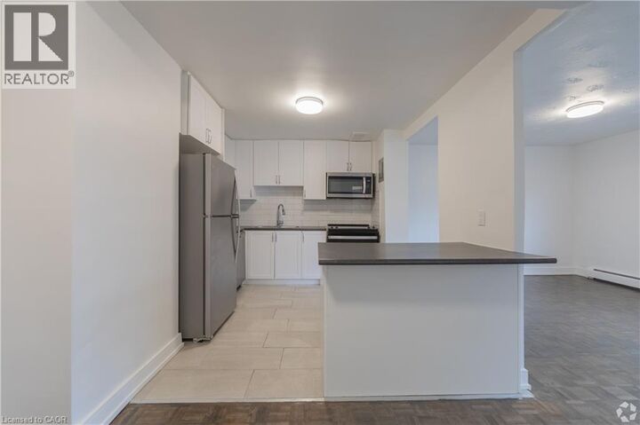 Property Photo:  285 Erb Street West 809  ON N2L 1W4 