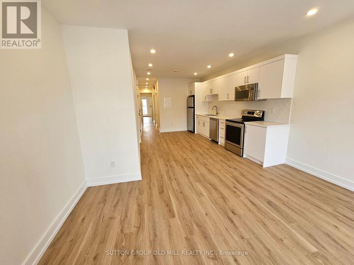 Property Photo:  3293 Dundas Street West 2nd Floor  ON M6P 2A5 