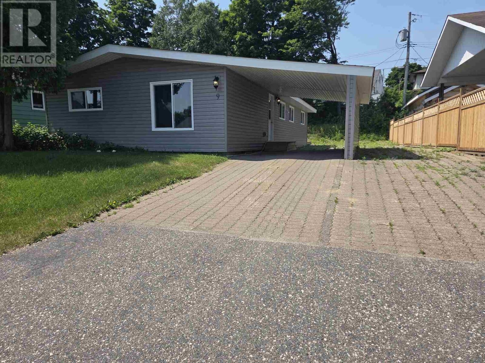 Property Photo:  9 Central Ave  ON P5A 2E8 