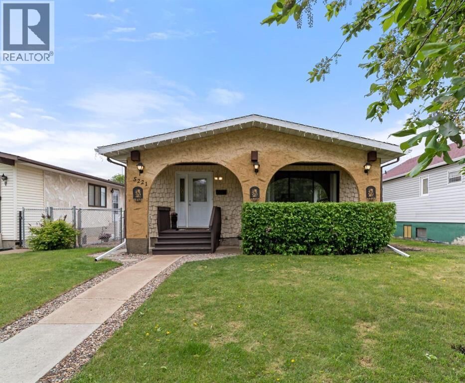 Property Photo: 5221 42 Street AB T4V 1A7
