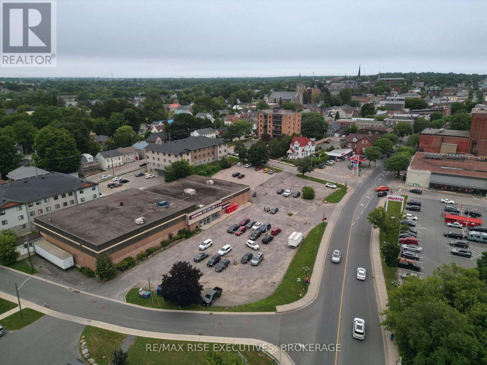 Property Photo:  260 King Street West  ON K6V 3S1 