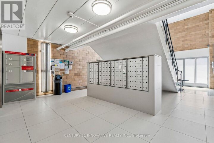 Property Photo: 160 Baldwin St Street 420 ON M5T 3K7