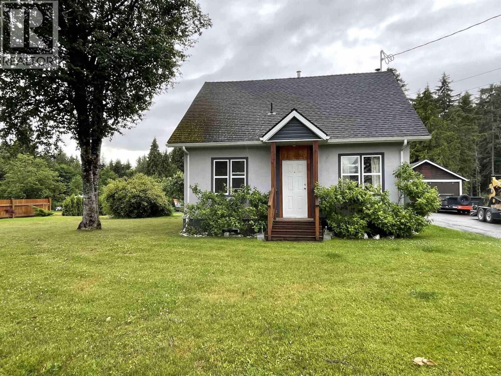 Property Photo:  2707 Braun Street  BC V8G 3J8 