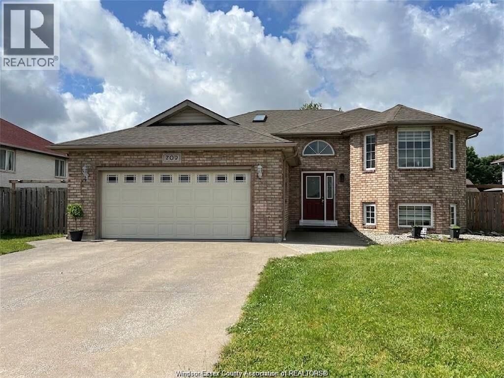 Property Photo: 709 Havens Drive Lower ON N9G 2S5