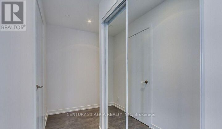 Property Photo:  55 Mercer Street 3202  ON M5V 0W4 
