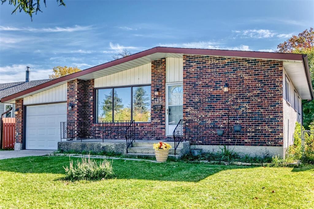 Property Photo: 410 Avalon Road MB R2M 2L7