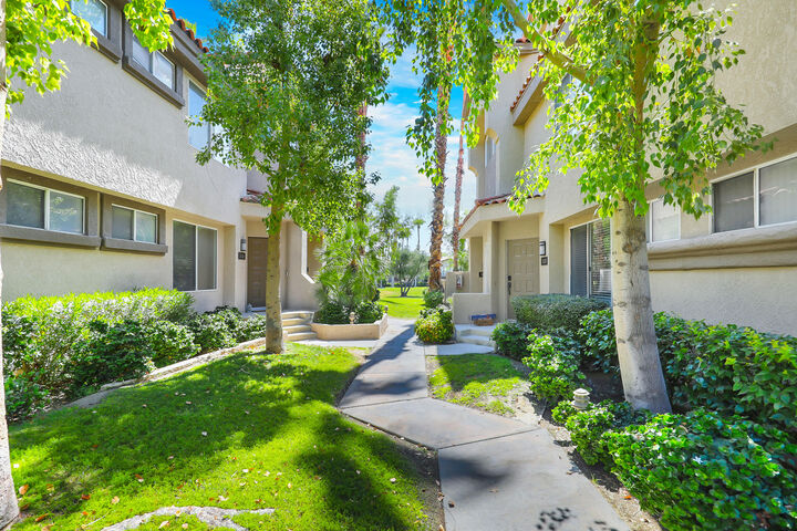 Property Photo: 55566 Southern Hills CA 92253