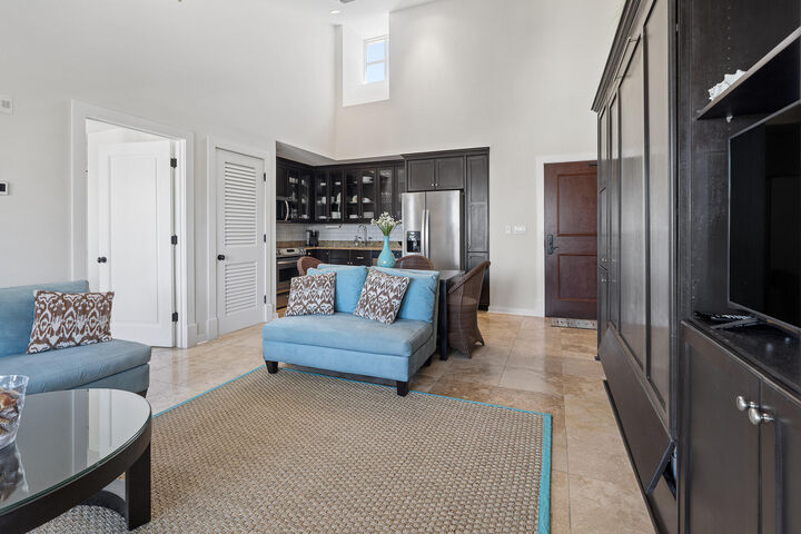 Property Photo: 104 N Barrett Square # 3E FL 32461