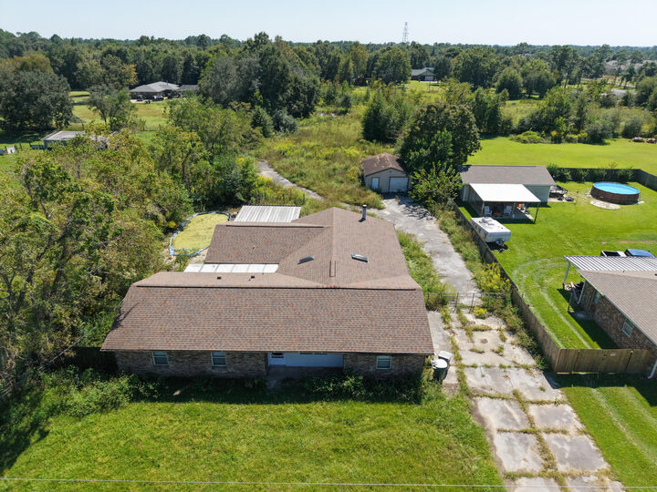 Property Photo: 7085 Frank Reeder Road FL 32526